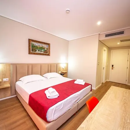 Hotel Class 4*