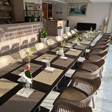 Hotel Class 4*