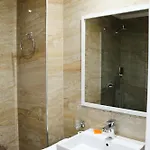 Class Hotel