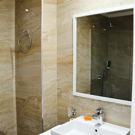 Class Hotel