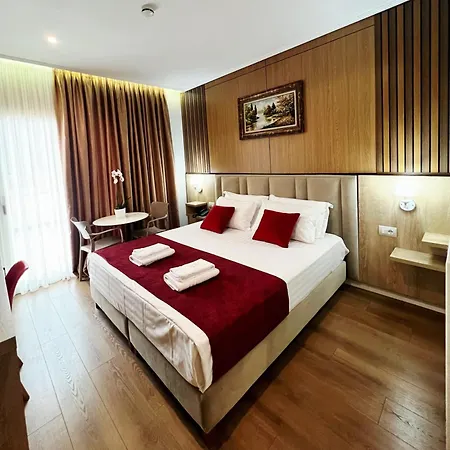 Hotel Class 4*